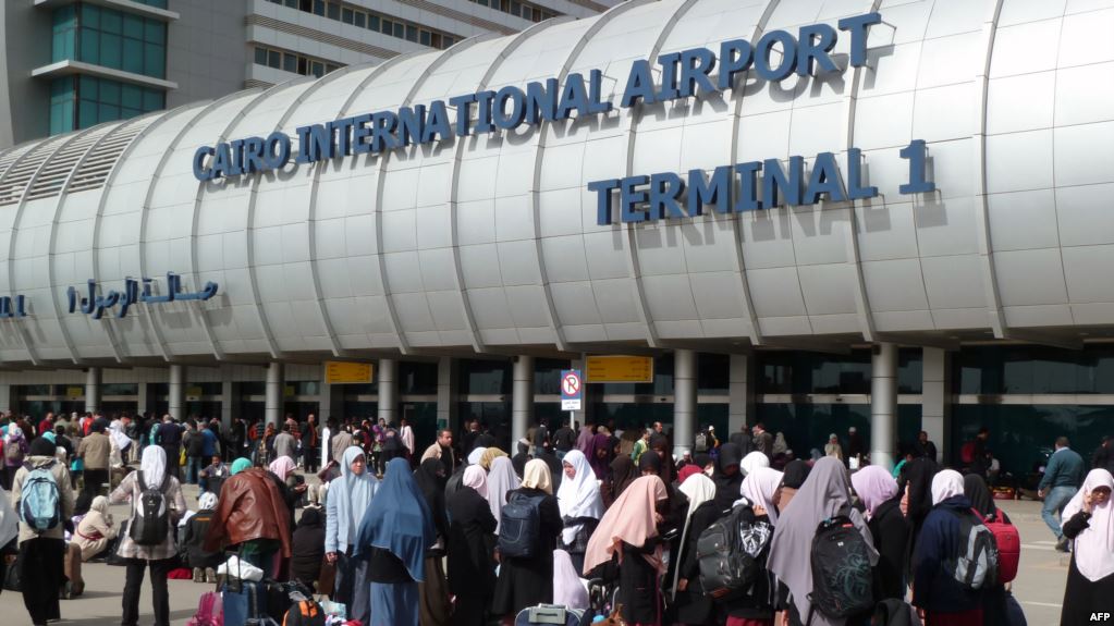 بالتفاصيل.. توقف حركة الطيران في “مطار القاهرة” .. وبيان رسمي من الحكومة منذ قليل
