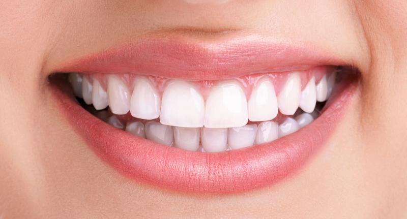 أنواع زراعة الأسنان الحديثة وأضرارها