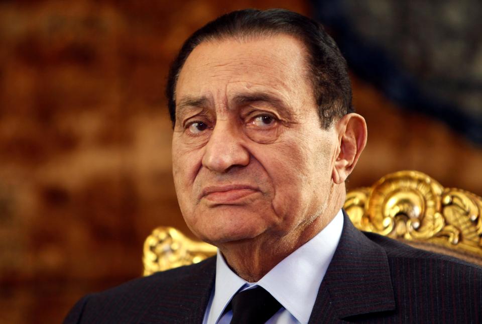بعد 7 سنوات من الثورة.. اليوم مبارك ينتظر حكم هام في قضية “قطع الإتصالات”