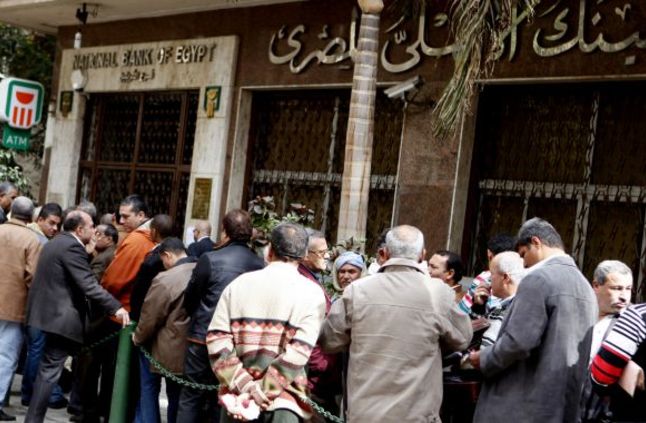 رئيس البنك الأهلي: مستند واحد فقط لشراء شهادة أمان المصريين.. والشهادة تمنح معاش شهري يصل لـ3000 جنيه