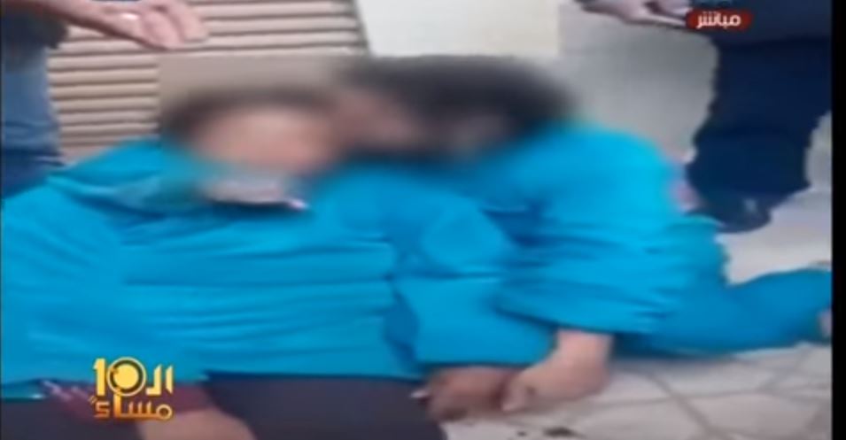 بالفيديو تفاصيل الاعتداء على سيدتين مريضتين نفسيًا في مطروح لرفضهما الأديان