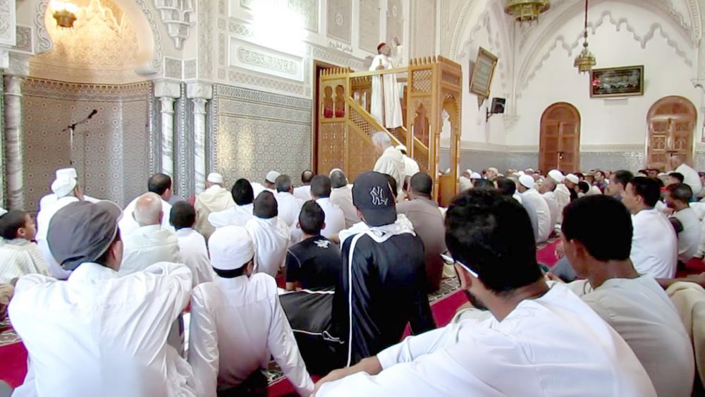بالفيديو.. لحظة وفاة إمام وخطيب مسجد أثناء خطبة صلاة الجمعة الماضية