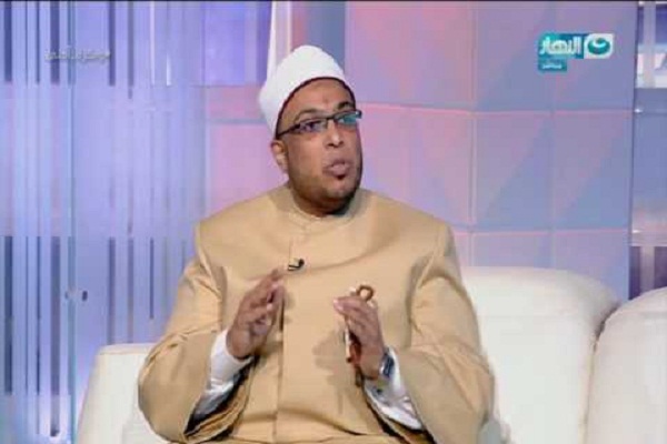 الشيخ محمد أبو بكر يفسر حكم الدين في إرتداء الحجاب على البنطلون