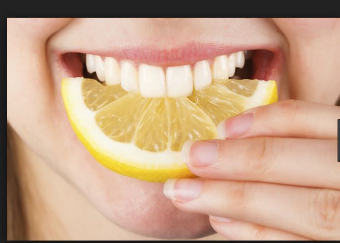أسهل الوصفات المنزلية المساعدة على تبييض الاسنان الصفراء