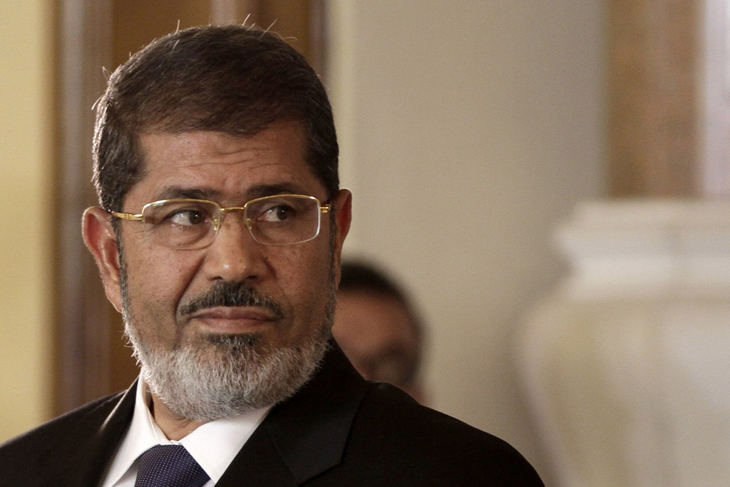 حكم عاجل من محكمة جنايات القاهرة بشأن مستشار «مرسي» الاقتصادي وآخرين
