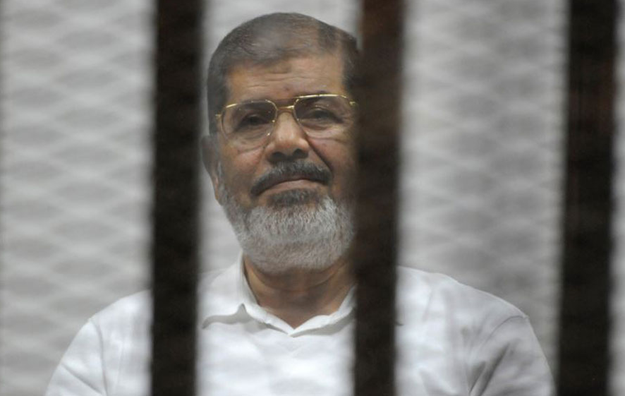 وفد بريطاني يطلب زيارة محمد مرسي للإطمئنان على حالته الصحية والبرلمان يرد