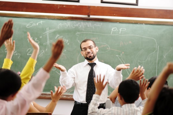 عاجل ورسمي.. تعرف على “مرتب المعلم” بعد تطبيق القانون الجديد في مصر