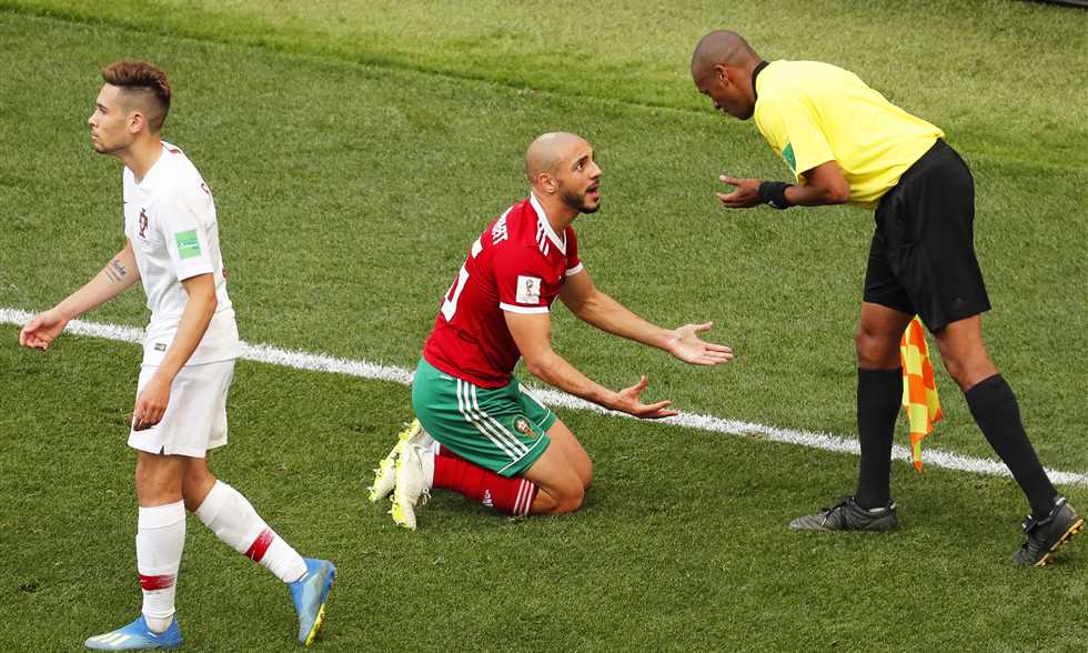 لاعب المغرب يكشف تفاصيل أغرب واقعة في كأس العالم 2018 !!