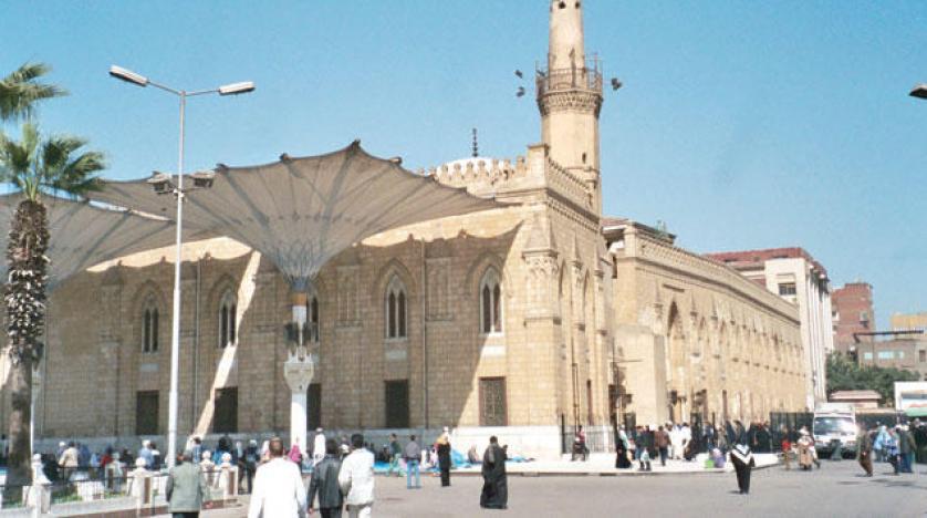 الأوقاف توضح حقيقة رفع الآذان الشيعي بمسجد الحسين بالقاهرة