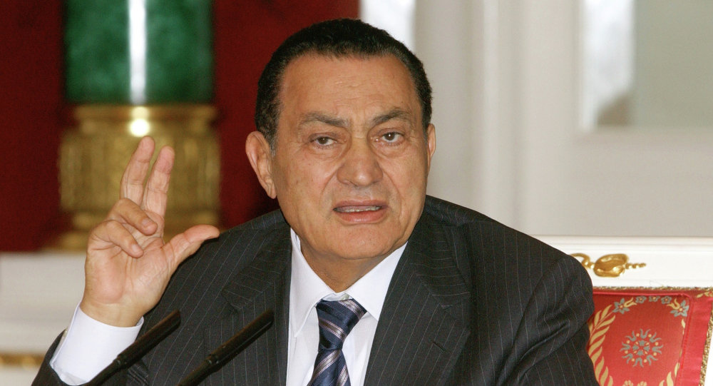 ظهور جديد لـ “حسني مبارك” يثير الجدل عبر مواقع التواصل.. وأنصاره: “وحشتنا ياريس!!”