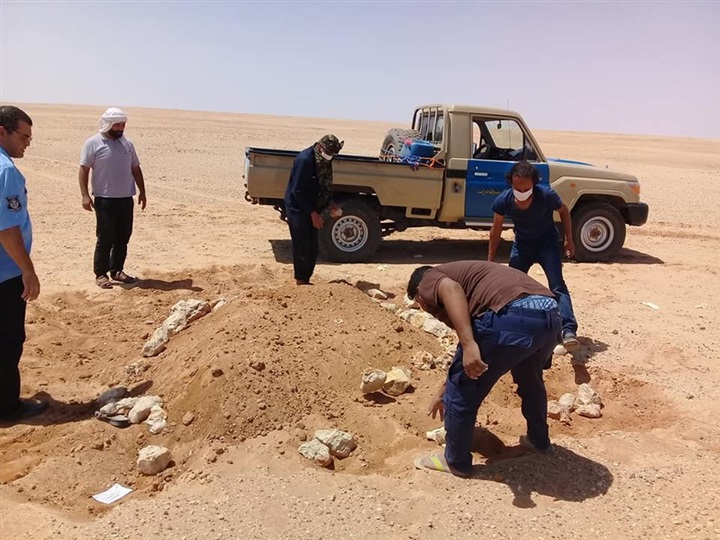عاجل.. العثور على جثث 3 مصريين في الصحراء بعد وفاتهم في ظروف غامضة !!
