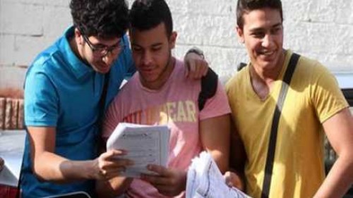 شاهد| النشطاء يتداولون صور لامتحان اللغة العربية للصف الأول الثانوي اليوم على الـ«فيس بوك»