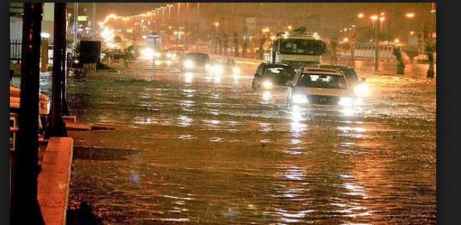 شاهد| هطول أمطار غزيرة على محافظة الإسكندرية منذ قليل وغلق ميناء الدخلية والإسكندرية