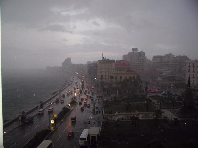 عاجل.. الأرصاد تحذر المواطنين: مصر تشهد 3 ظواهر مناخية تحدث لأول مرة في تاريخ البلاد