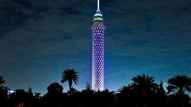 مشهد غريب على برج القاهرة يثير الجدل بين المواطنين.. والحكومة تكشف السبب !!