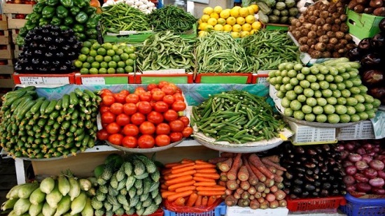 لمحاربة جشع التجار.. ننشر أماكن بيع الخضروات والفاكهة بأسعار مخفضة ضمن مبادرة “خضار بلدنا”