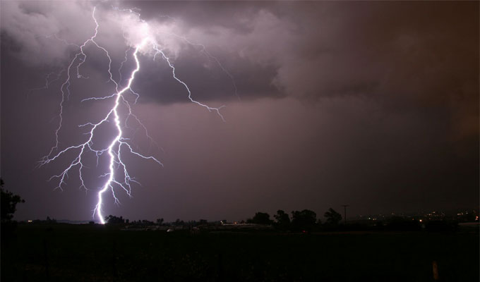 “الحكومة تعلن الطوارئ”.. والأرصاد: أمطار رعدية وعواصف تضرب هذه المحافظات بعد ساعات!!