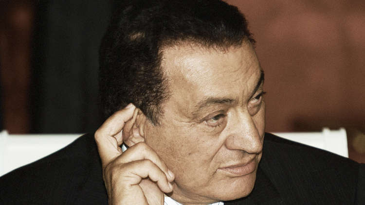 جنايات القاهرة ولأول مرة تستدعي حسني مبارك لسماع أقواله في قضية محاكمة مرسي
