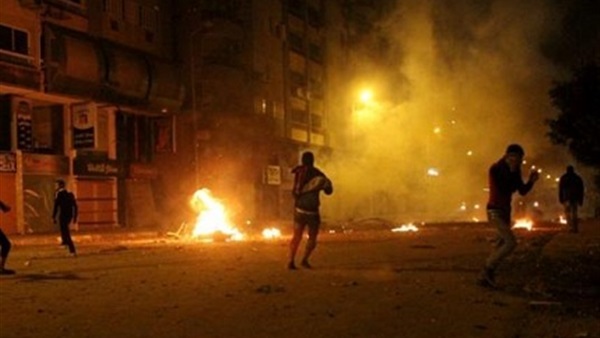 عاجل| “حرب شوارع” في منطقة حيوية بالقاهرة منذ قليل.. ومصادر أمنية: 4 مصابين حتى الآن !!
