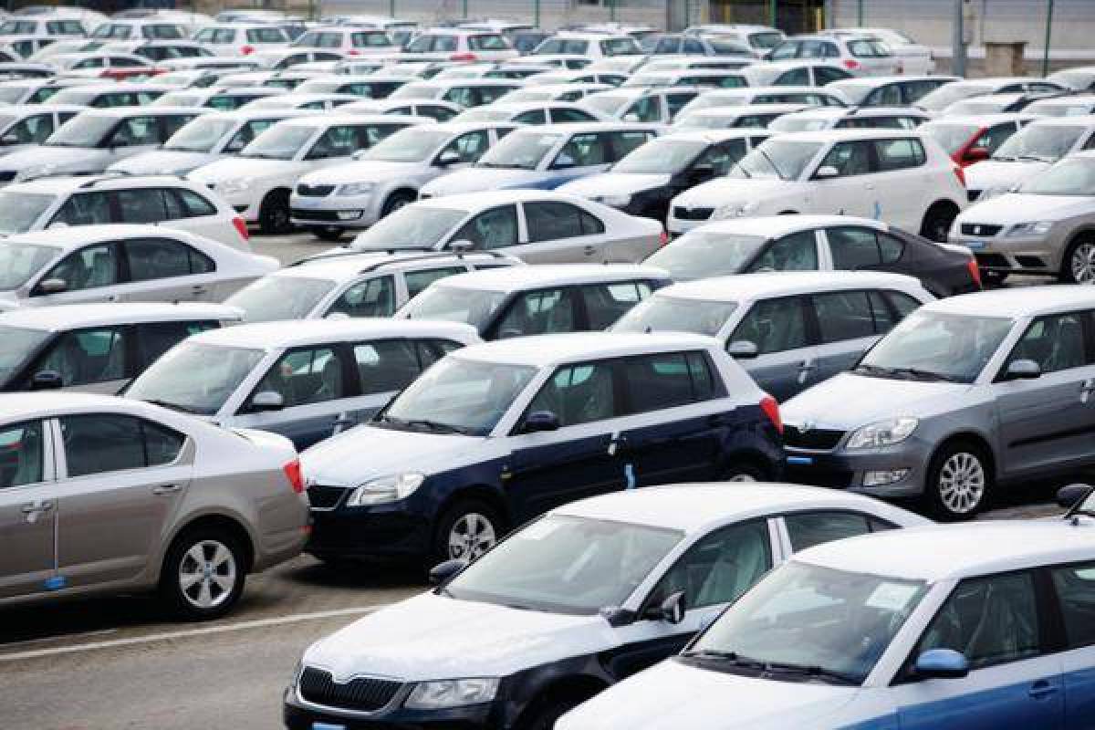 «وزارة المالية» تزف أخبار سارة للمصريين بشأن أسعار السيارات الأوروبية بعد رفع الجمارك في 2019 «فيديو»