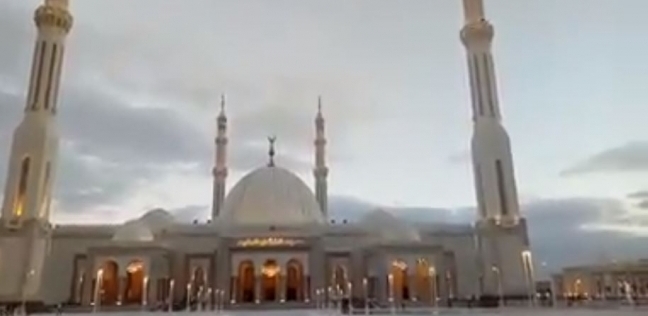 شاهد بالفيديو| أول أذان يُرفع من مسجد “الفتاح العليم” بالعاصمة الإدارية الجديدة