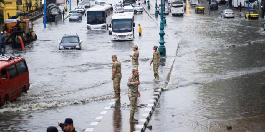 عاجل بالصور| هطول أمطار على الإسكندرية منذ قليل في آخر أيام «قاسم».. وتحرك سريع من شركة المياه