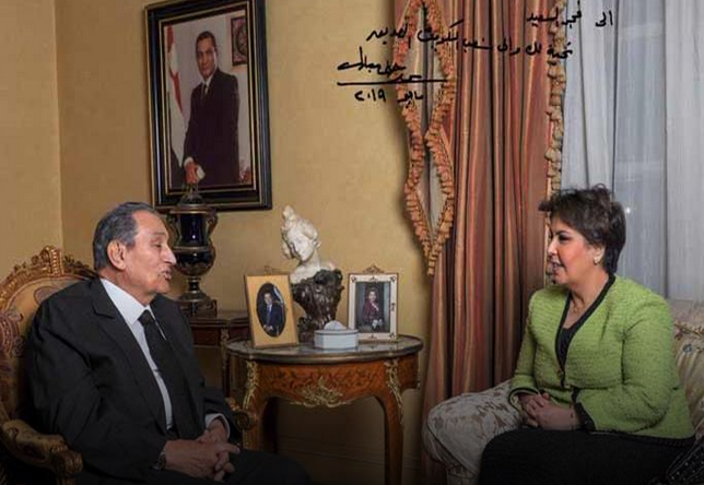 «فجر السعيد» تنشر كواليس وأسرار جديدة بعد حديثها مع الرئيس الأسبق «مبارك»