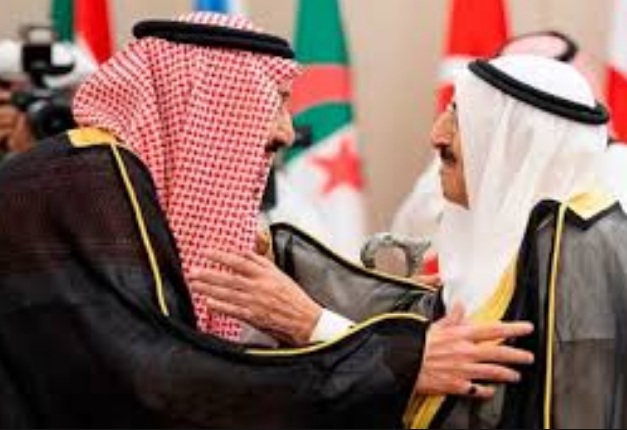 الملك سلمان وولي عهده والرئيس الإماراتي وأمير قطر يرسلون برقيات تعزية ومواساه لأمير دولة الكويت