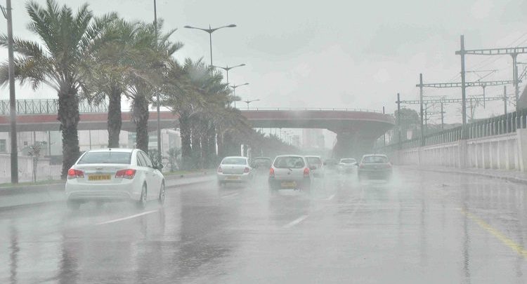 طقس غير مستقر  وأمطار تصل للقاهرة.. الأرصاد الجوية تُعلن أماكن سقوط السيول