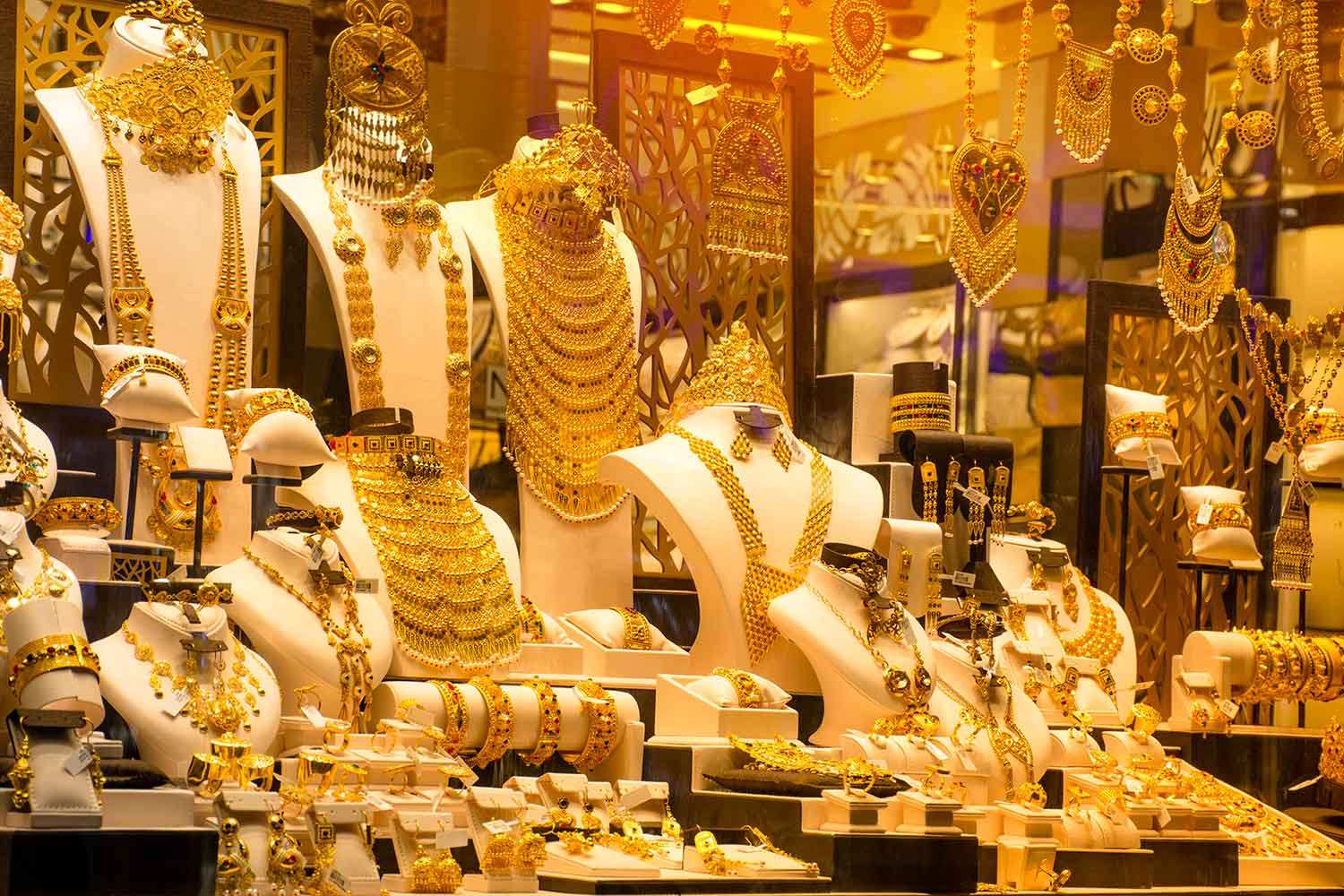 “هبوط غير مسبوق”.. أسعار الذهب تراجع بشكل ملحوظ داخل السوق المصري