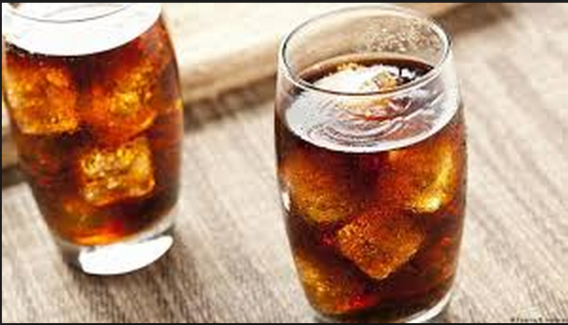 دراسة حديثة تكشف نسبة استهلاك المشروبات الغازية التي تزيد من خطر الوفاة المبكرة