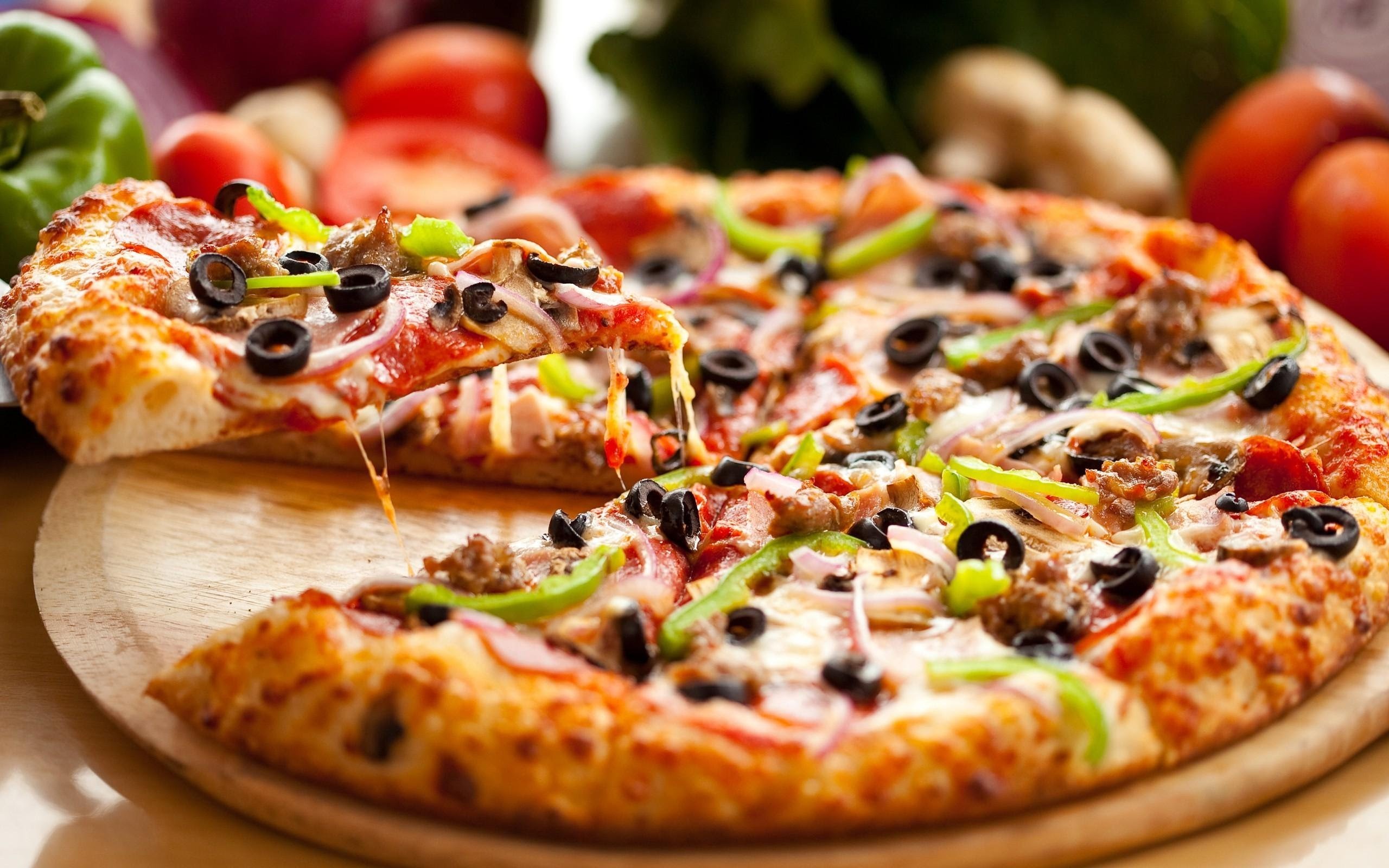 نصائح مهمة لعمل بيتزا مثالية في المنزل مثل المطاعم
