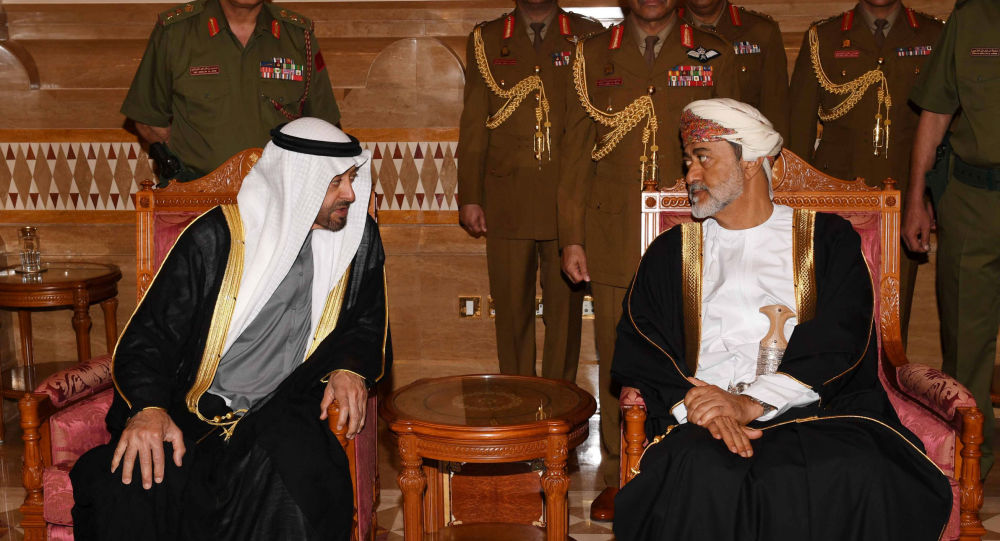 لماذا رفض سلطان عمان الجديد مصافحة محمد بن زايد ولي عهد أبو ظبي؟ فيديو وصور