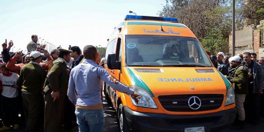 دماء على الأسفلت| وفاة 13 شخصاً وإصابة 7 آخرون في حادث الطريق الصحراوي الغربي بأسوان
