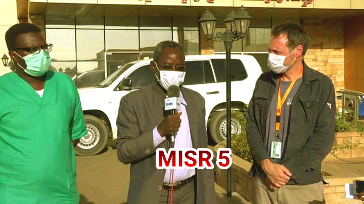 أول حالة شفاء من فيروس كورونا في السودان يخرج من مركز جبرة للطوارئ