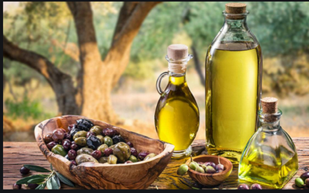 أهم فوائد واستخدامات زيت الزيتون ومدى تأثيره على الصحة والبشرة