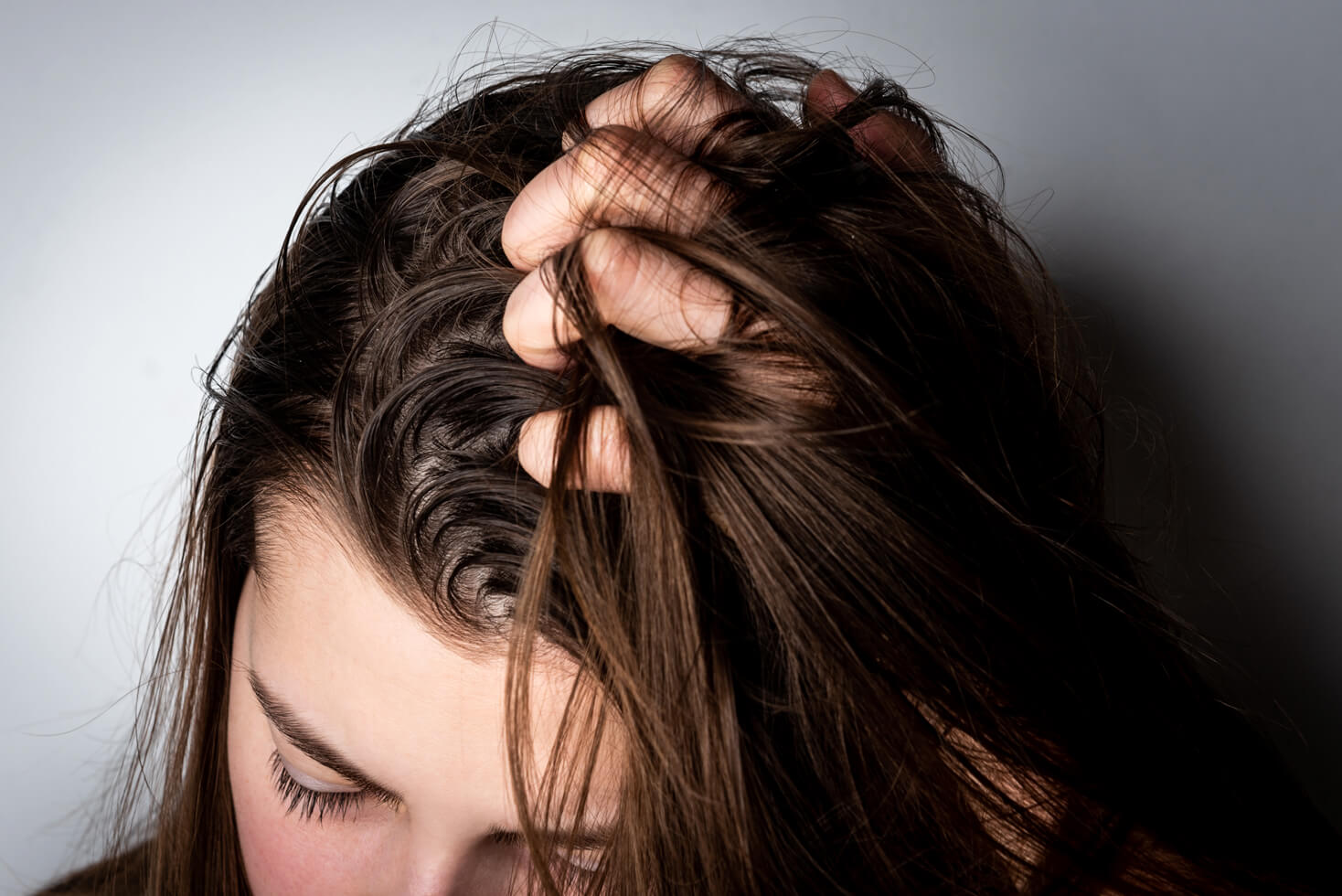 أفضل 7 وصفات طبيعية لعلاج الشعر الدهني مجربة آمنة ولن تحتاجي لشراء منتجات صناعية