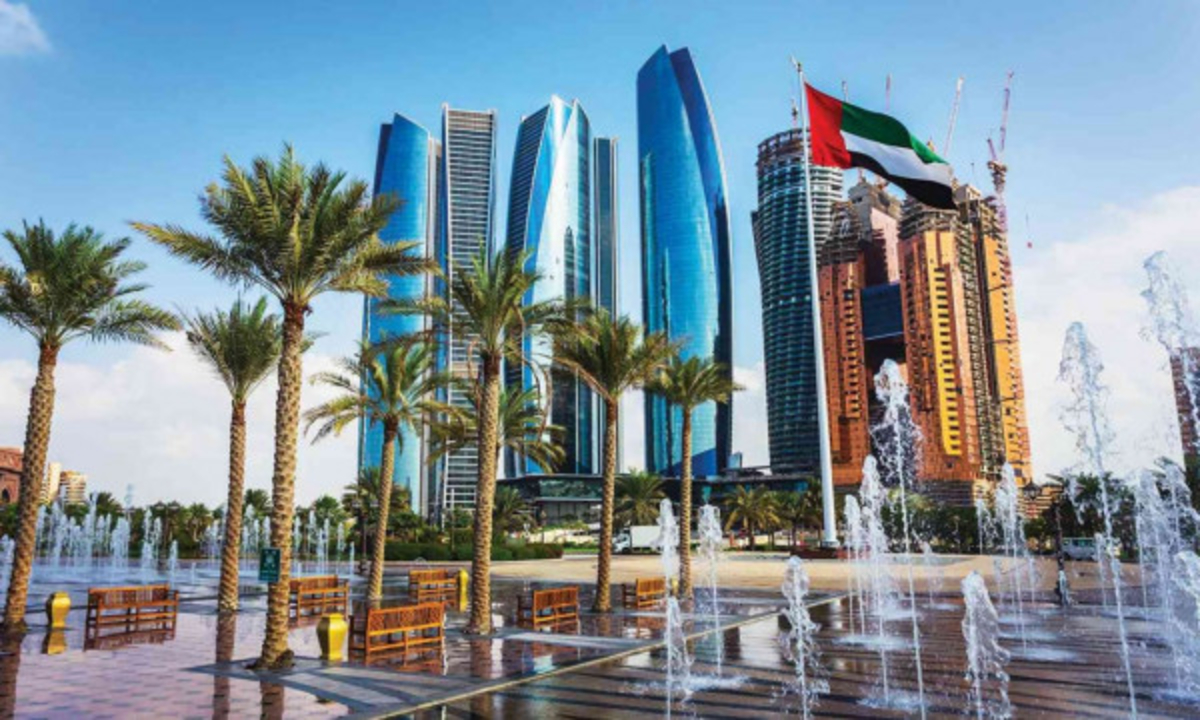 حكومة الإمارات تعتمد النظام الجديد للعمل الأسبوعي ليكون السبت والأحد إجازة رسمية