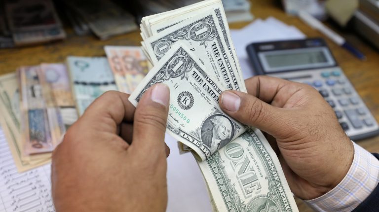 سعر الدولار مقابل الجنيه المصري اليوم الاثنين 26 سبتمبر 2022