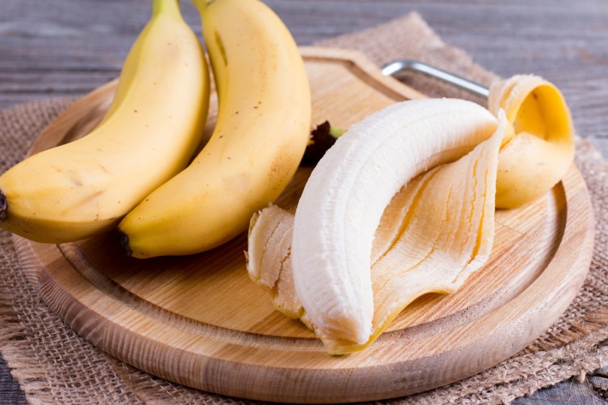 فوائد قشر الموز السحرية فوائده أقوى من الموز واستخداماته كثيرة للبشرة والأسنان وازاله البثور والكثير من الفوائد