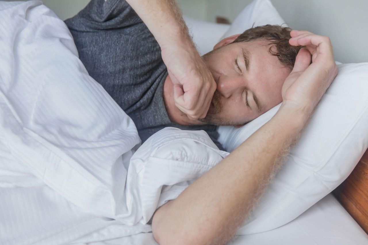 طرق فعالة لوقف السعال فورا أثناء النوم