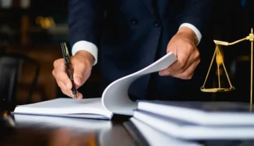 أهمية التشاور مع محامي قبل التوقيع